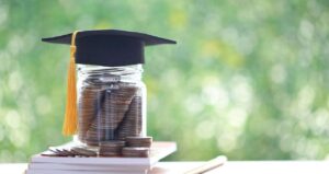 Importância da educação financeira na vida cotidiana.